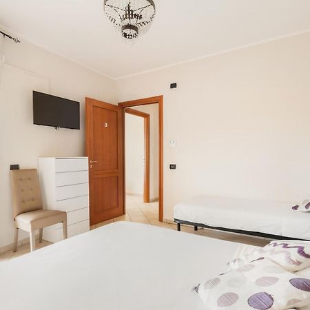 Giramondo Guest House Фьюмичино Экстерьер фото
